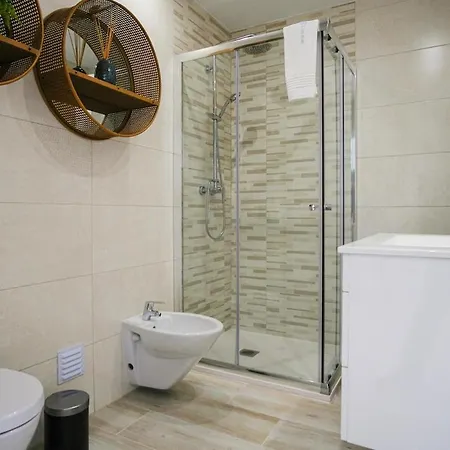 Spacious And Luxury Apartment With Sea View נאזרה